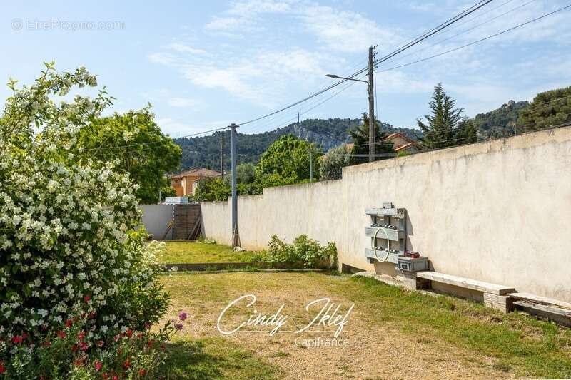 Maison à CHATEAUNEUF-LES-MARTIGUES