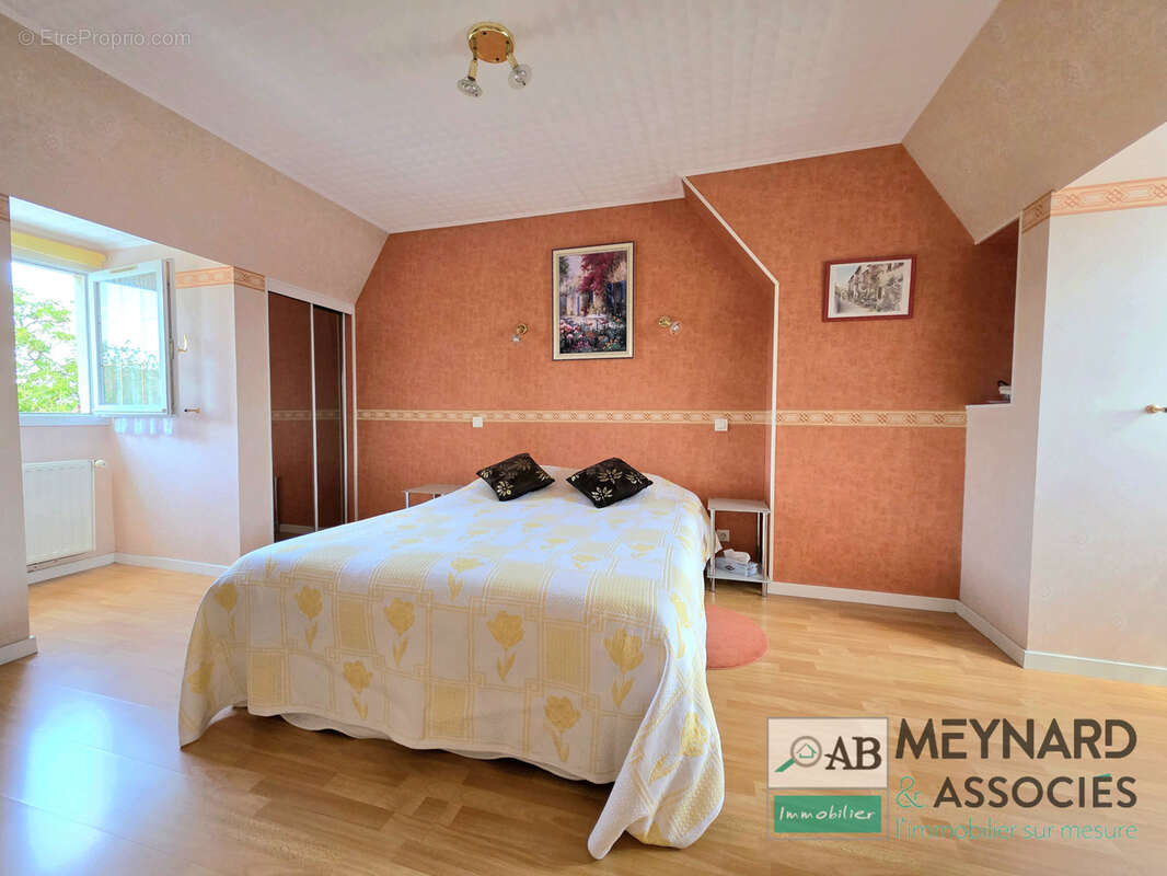 Pézarches   Maison à vendre familiale 273 m2 avec espace bien-être et sous-sol total - photo 8