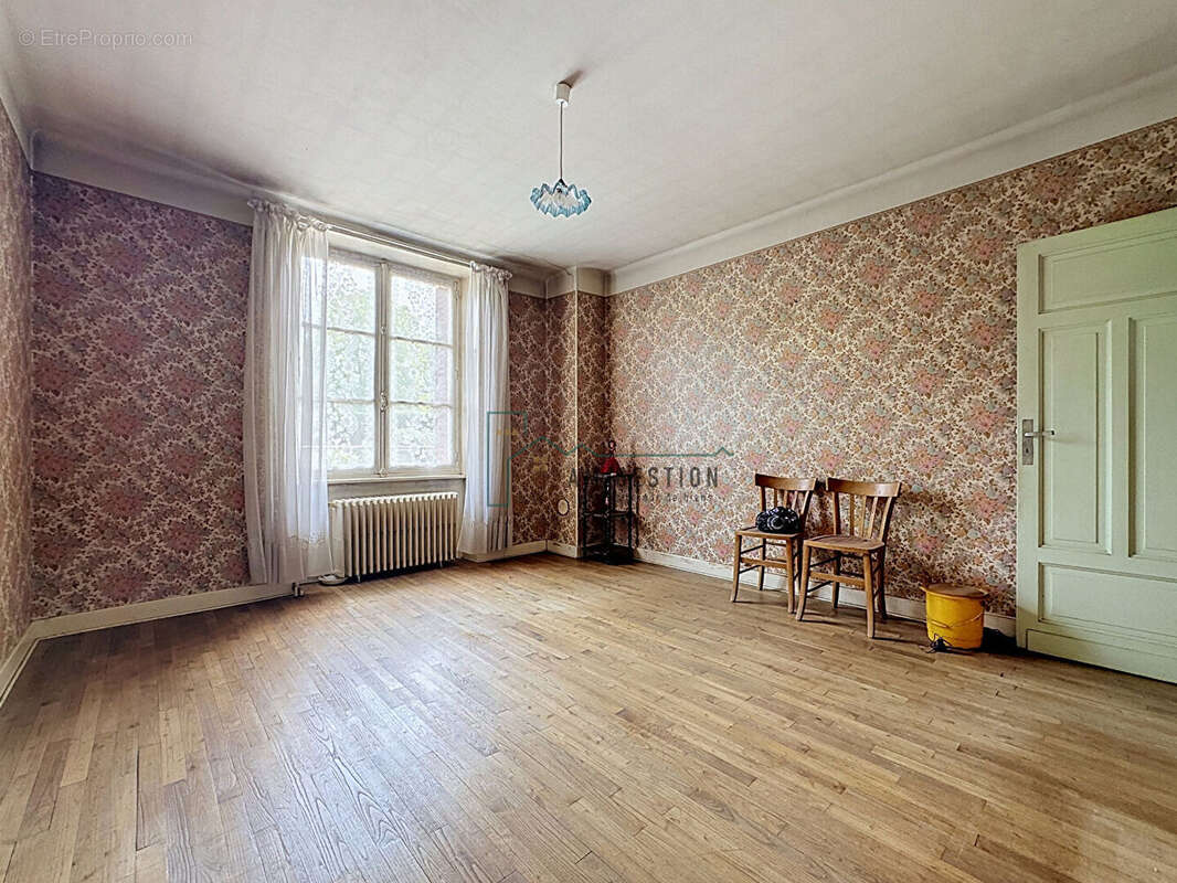ensemble immobilier maison 141m2 et granges - photo 11