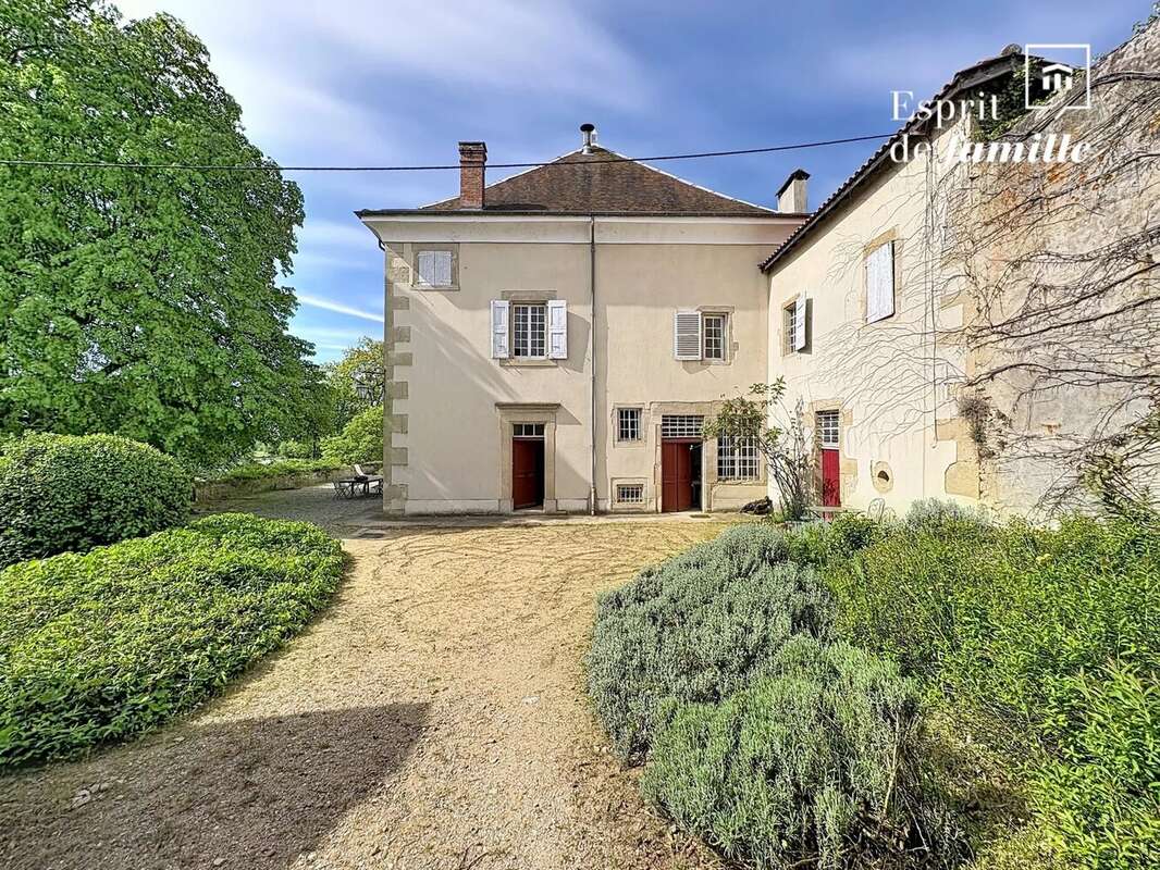 Maison à CHARMES-SUR-L'HERBASSE