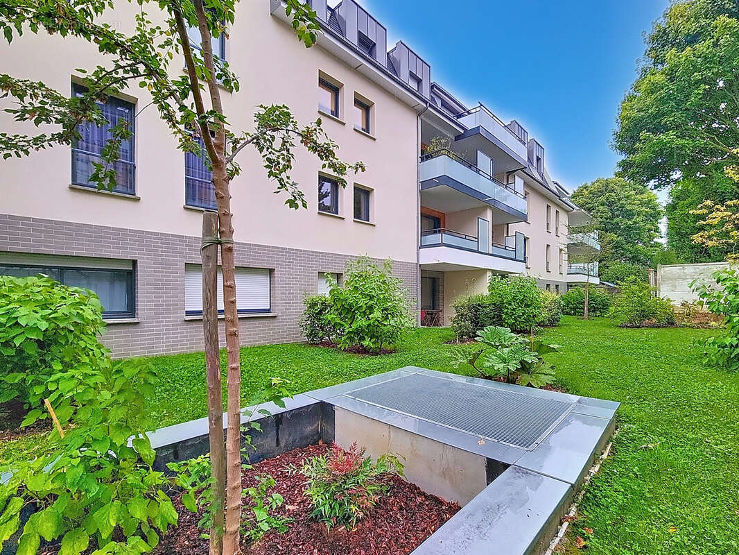 Appartement à LE MESNIL-ESNARD