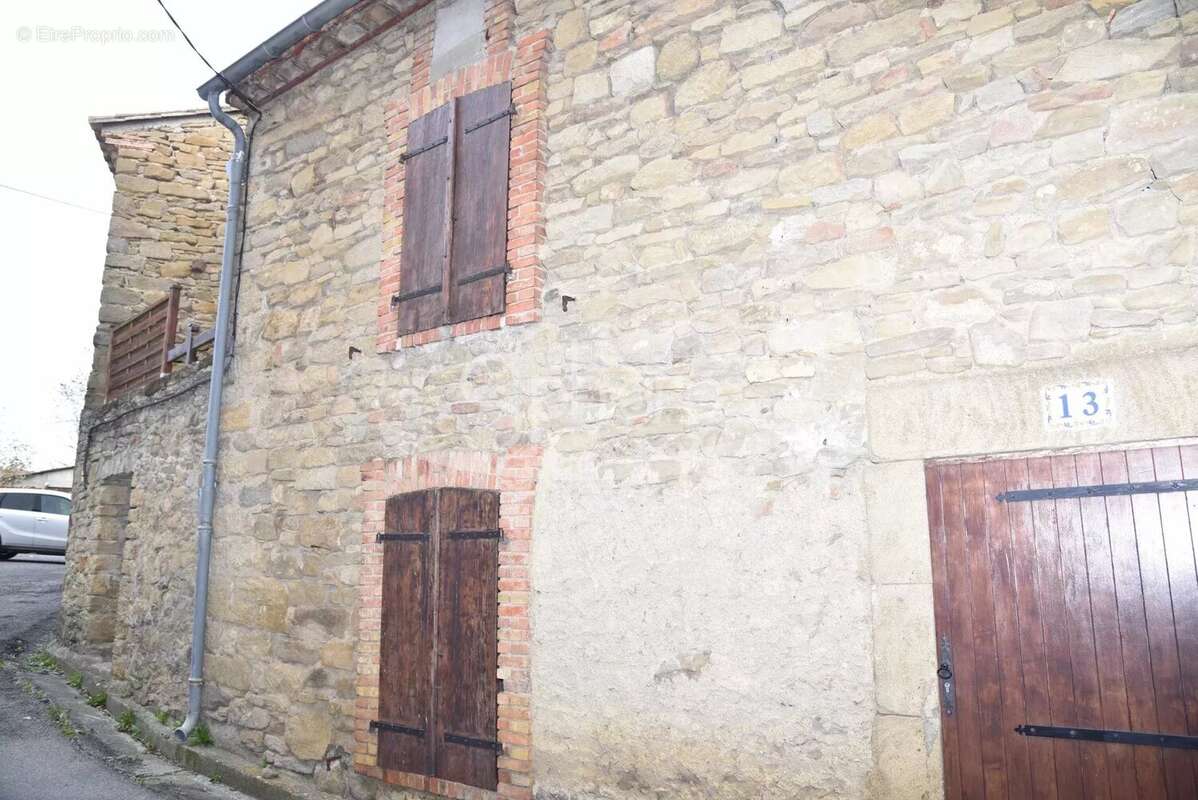 Maison à CONILHAC-DE-LA-MONTAGNE