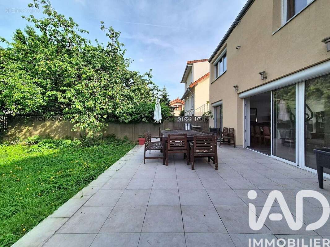 Maison 150 m² à Creteil  - photo 6