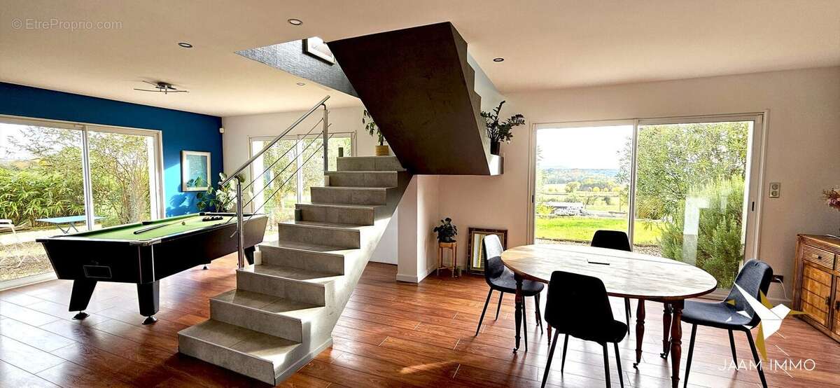 Maison à CORCELLES-EN-BEAUJOLAIS