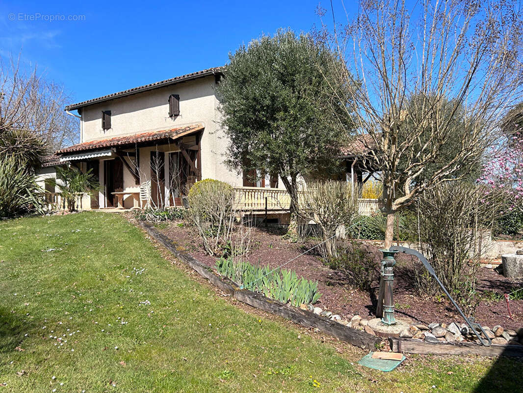 Maison à SAINTE-LIVRADE-SUR-LOT