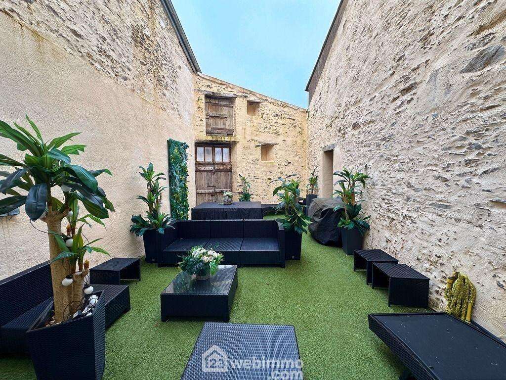 ... qui donne accès à un très agréable patio extérieur. - Maison à VIHIERS