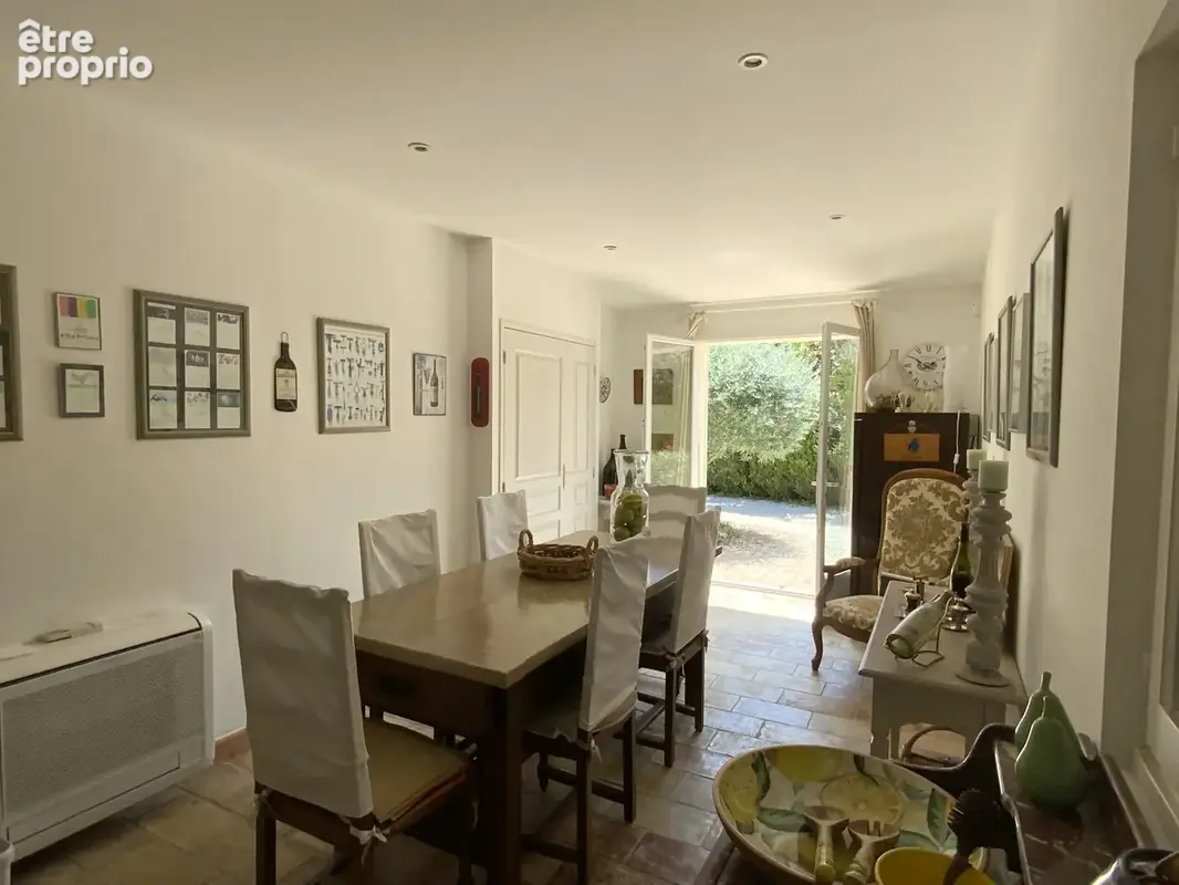 Villa de plain pied dans un quartier résidentiel d'Uzès sur un terrain de 1500 m2 avec piscine. - photo 12
