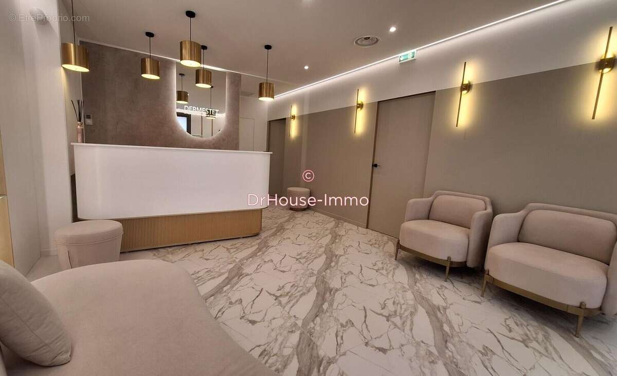 Commerce à OLLIOULES