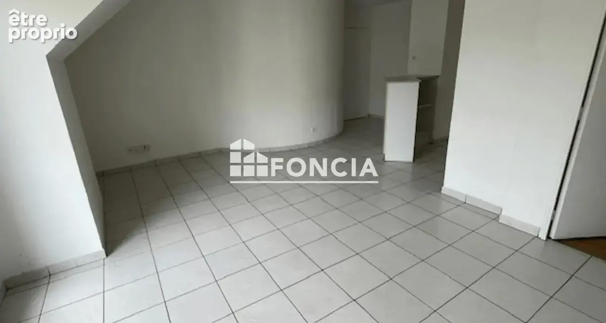 F3 à vendre – Balcon et 2 places de parking - photo 3