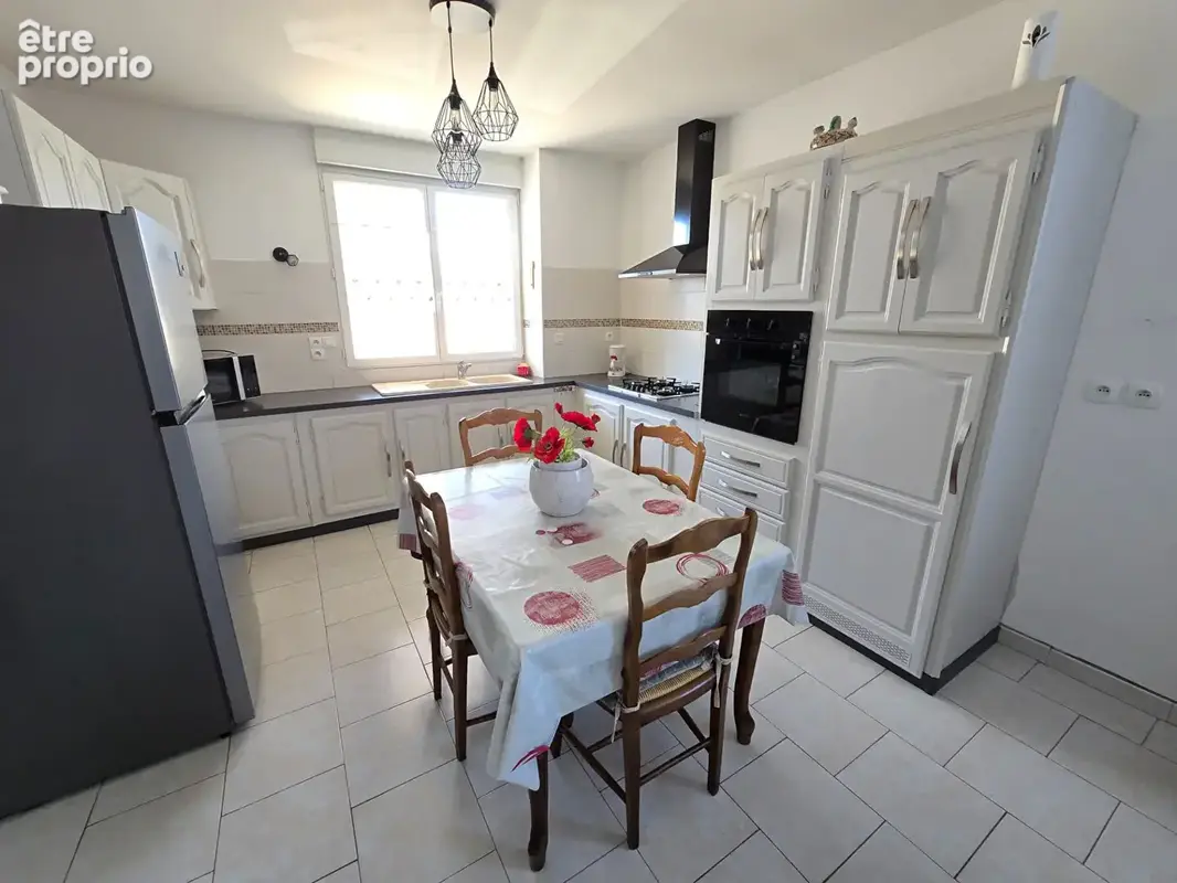 Maison de plain pied avec garage - Salles Curan - photo 5