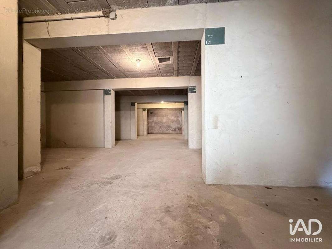 Photo 3 - Commerce à FLEURY-LA-RIVIERE