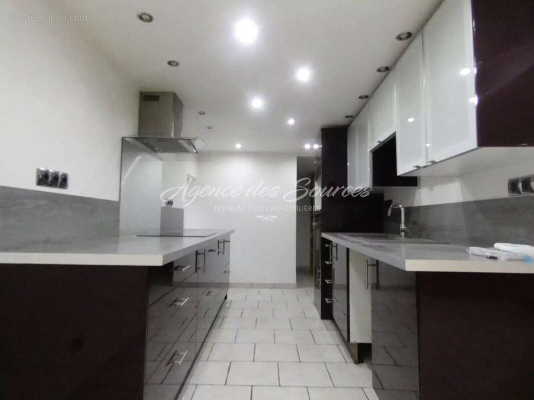 Maison de village + appartement à BRAS - photo 4