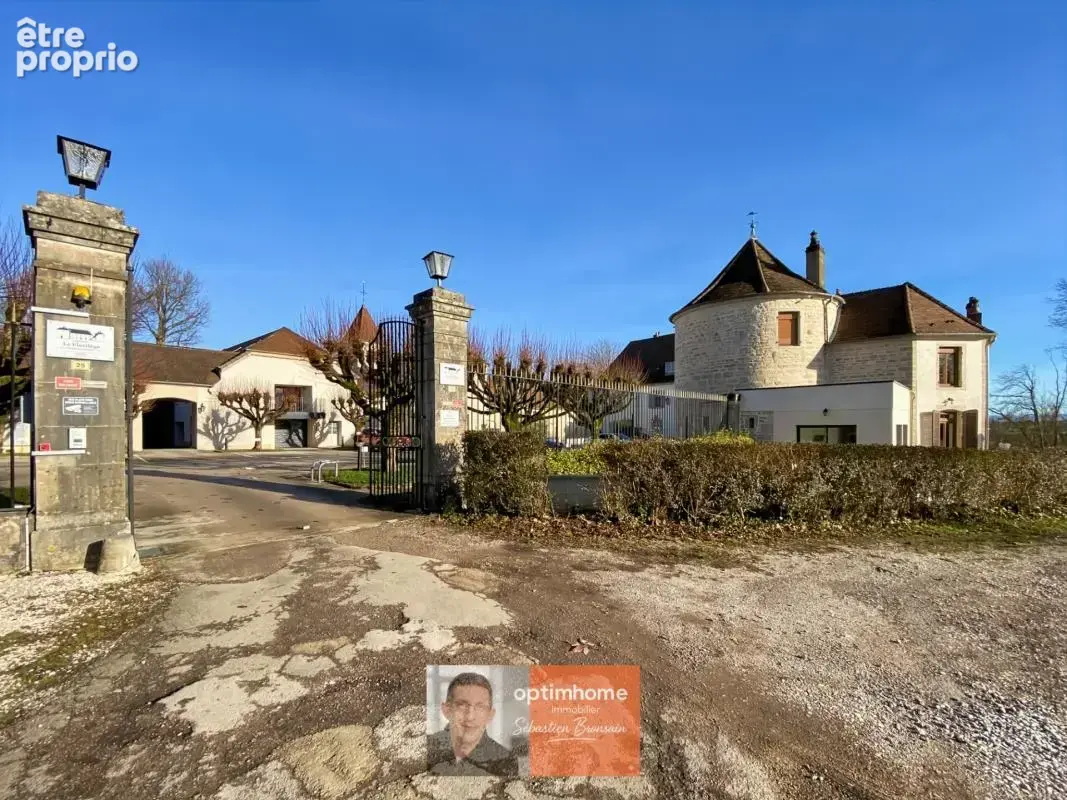 DOLE – Appartement duplex 85 m² – beaux volumes, parking et grande cave - photo 16