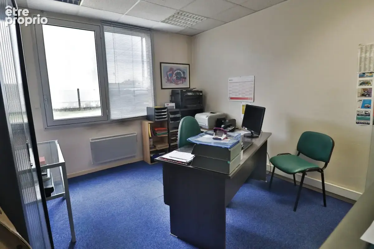 Local commercial - 330m2 - pont-sainte-marie - photo 4