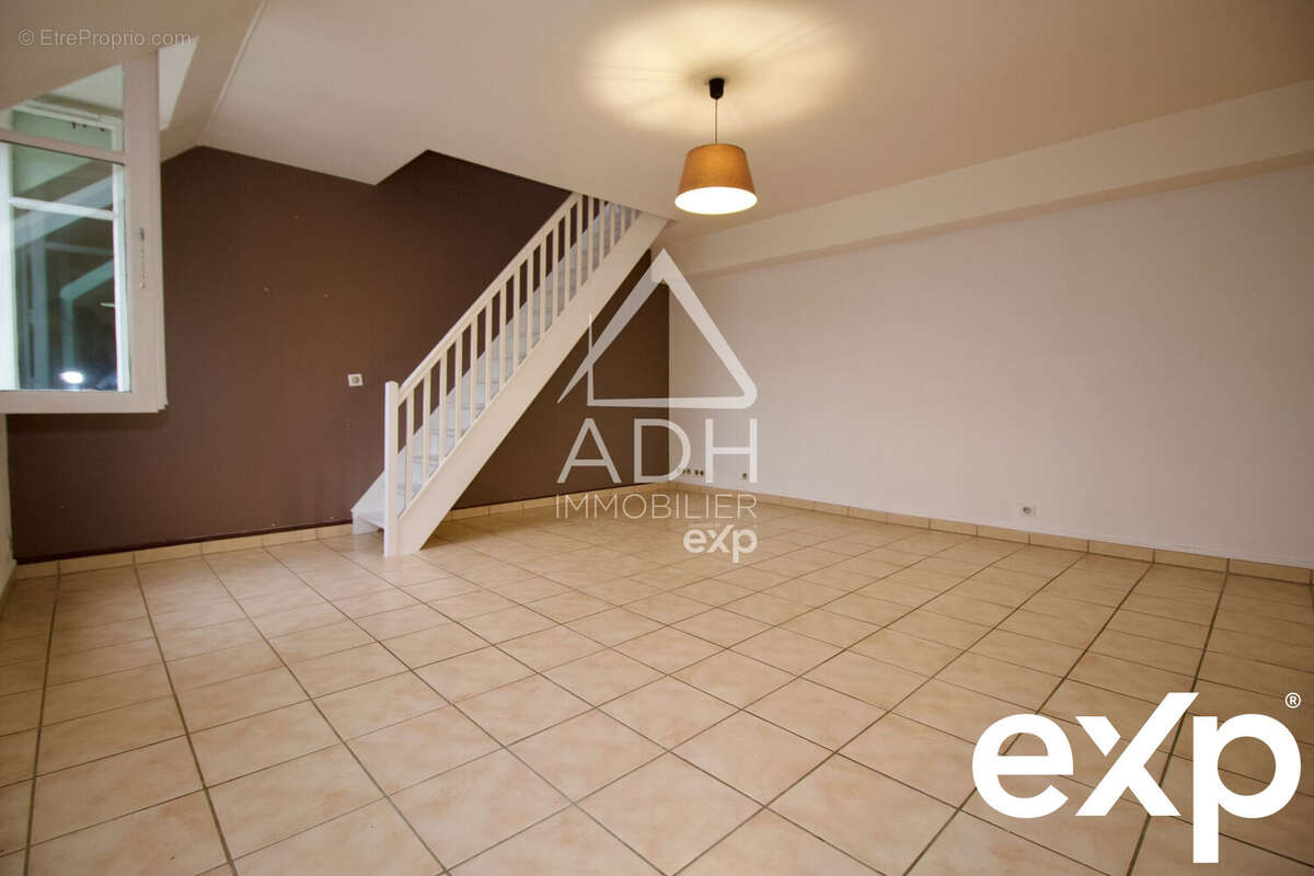 Appartement à JOUARS-PONTCHARTRAIN