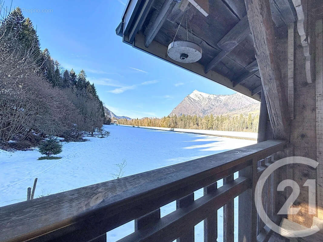 Maison à LA RIVIERE-ENVERSE