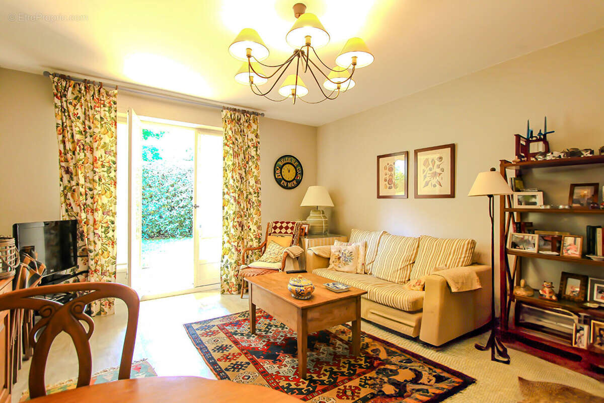 Biarritz centre - bel appartement proche mer et halles -terrasse - jardin - cave - photo 4