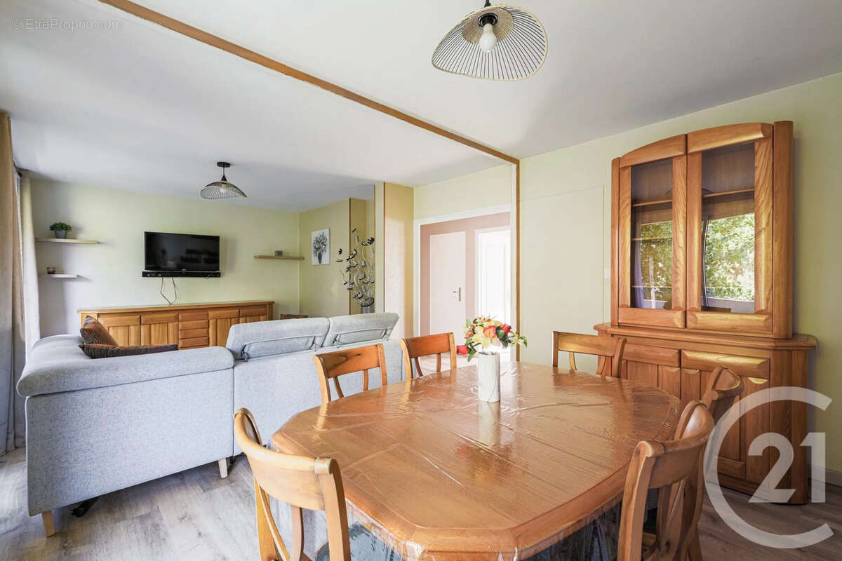 Appartement à SAINT-MARTIN-D'HERES