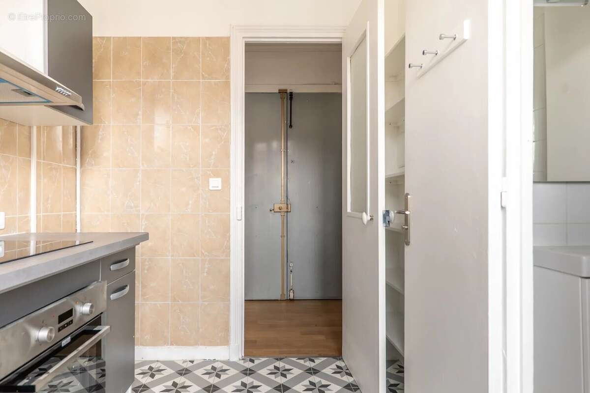 Appartement à PARIS-17E