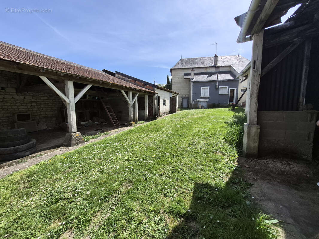 Maison avec dépendance et 2000 m2 terrain - photo 30