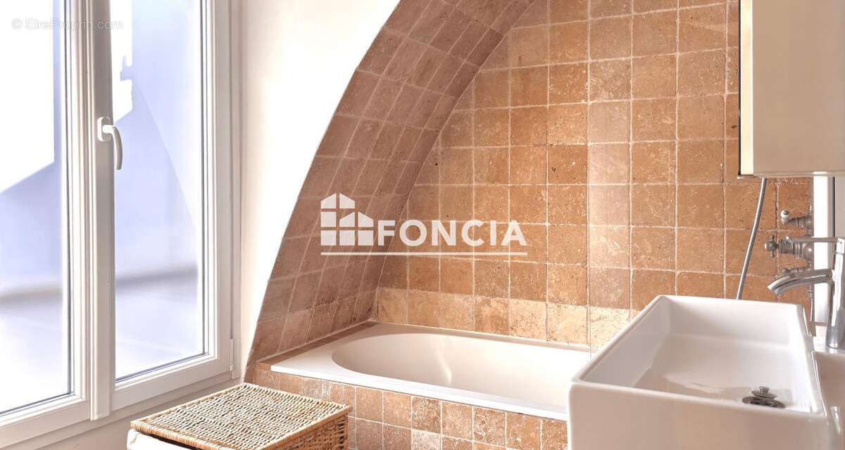 Appartement à PARIS-4E