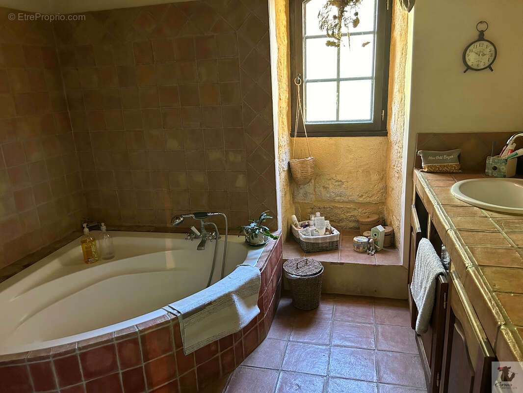 Maison typique en pierre 200 m2 dans un petit hameau au calme - beau parc arboré. - photo 8