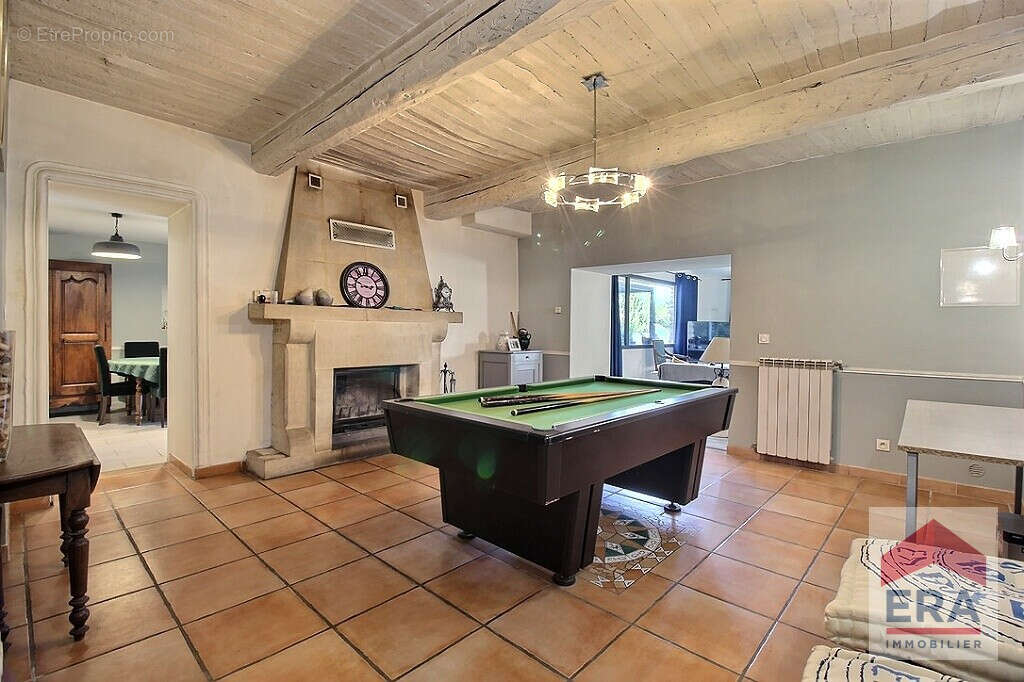 Maison à L'ISLE-SUR-LA-SORGUE