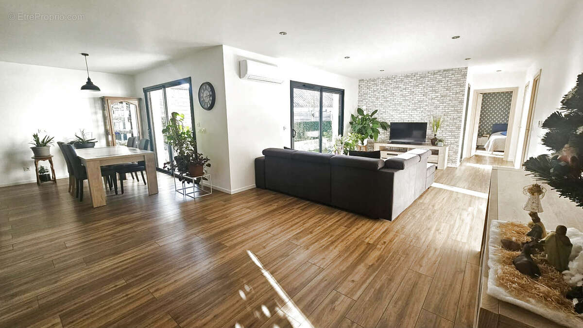 Maison à AIGREFEUILLE-D'AUNIS