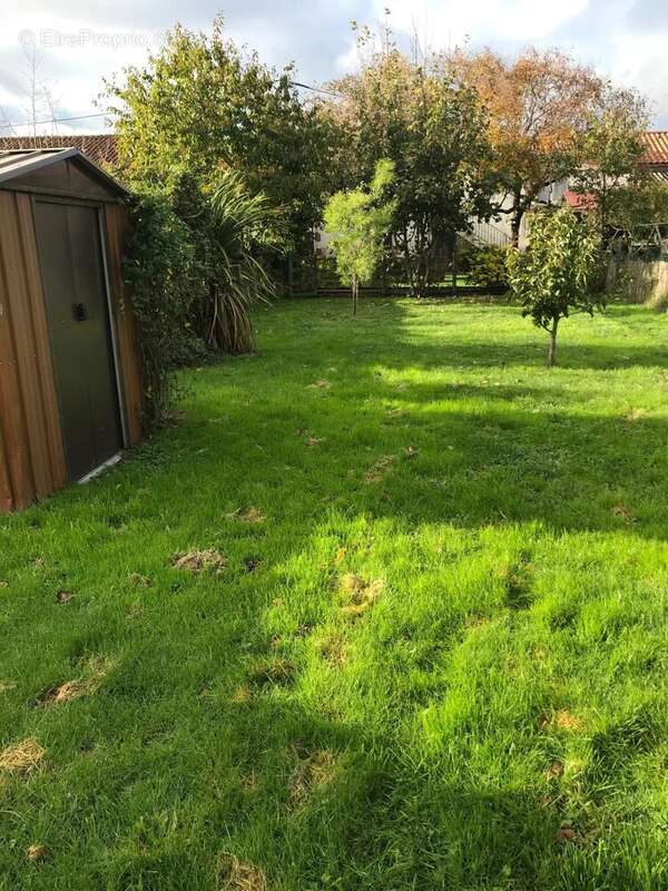 Maison à MONCOUTANT