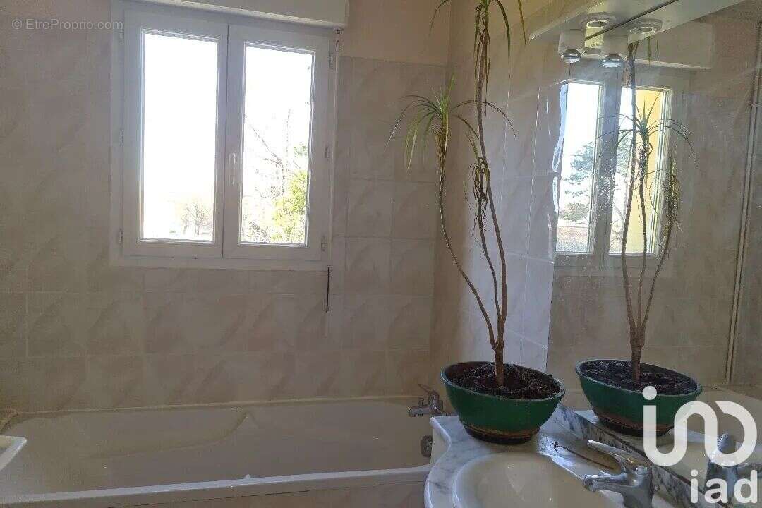 Photo 8 - Maison à VILLEBOUGIS