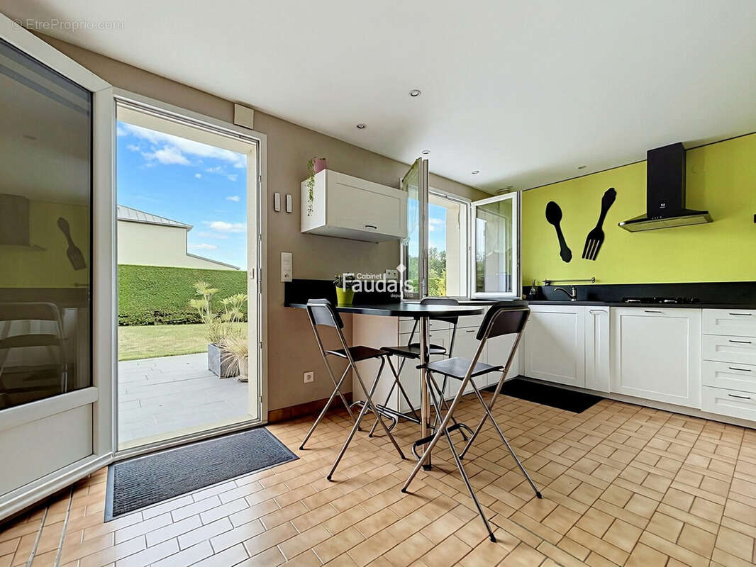 Maison 106 m² à Gouville-Sur-Mer  - photo 2