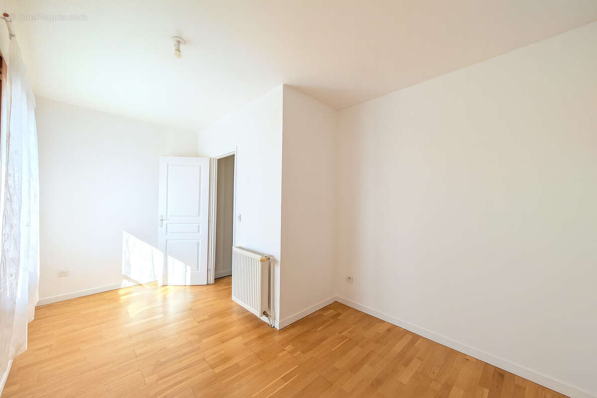 Maison à COMBS-LA-VILLE