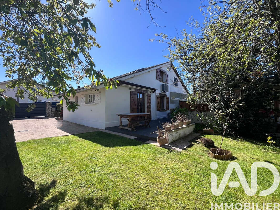 Photo 2 - Maison à SAINT-OUEN-L'AUMONE