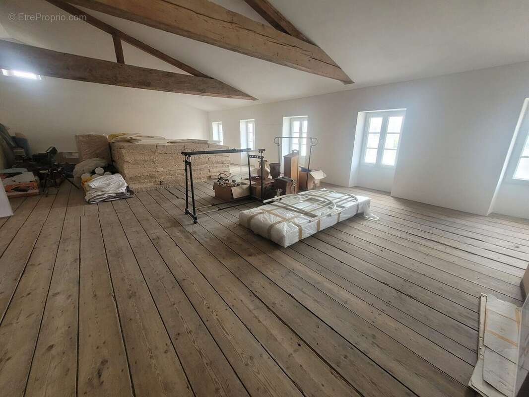 Maison à SAINT-JEAN-D&#039;ANGELY