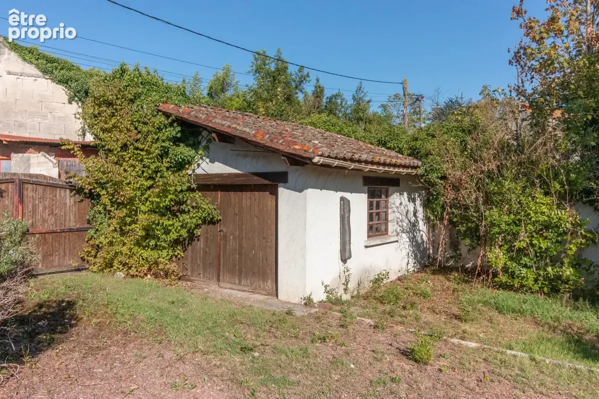 Maison de village avec jardin, garage et potentiel - photo 14