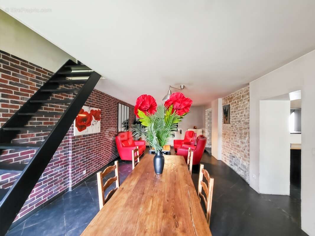 FAUVERNEY - Maison de 95 m² avec beau potentiel - photo 4