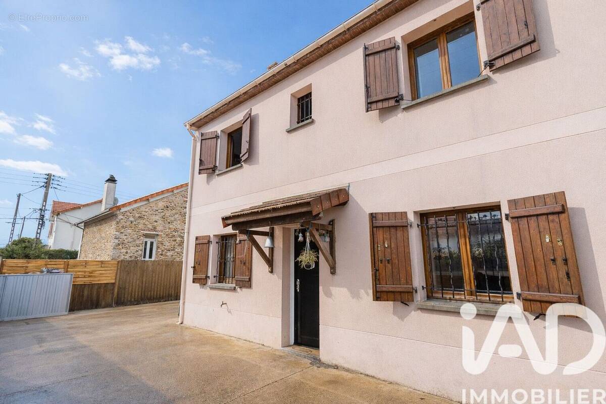 Photo 1 - Maison à SAVIGNY-SUR-ORGE