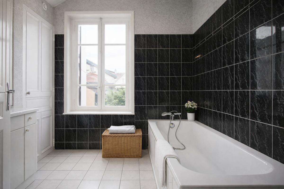 Maison à VAULX-EN-VELIN