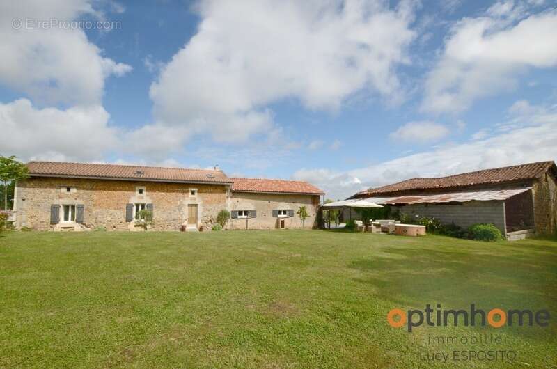 Maison à CHERVES-CHATELARS