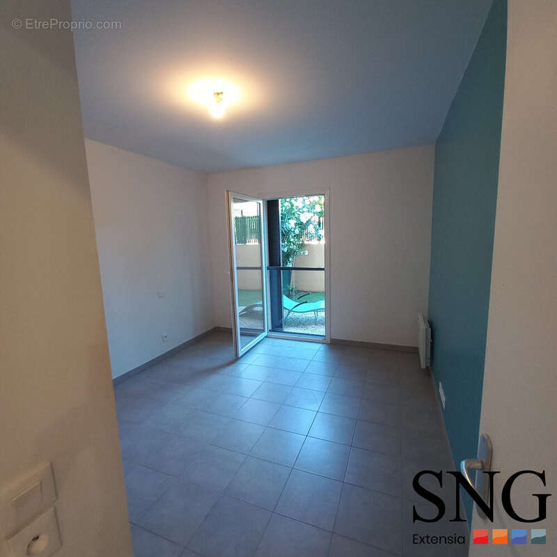 Appartement à ROQUEBRUNE-SUR-ARGENS
