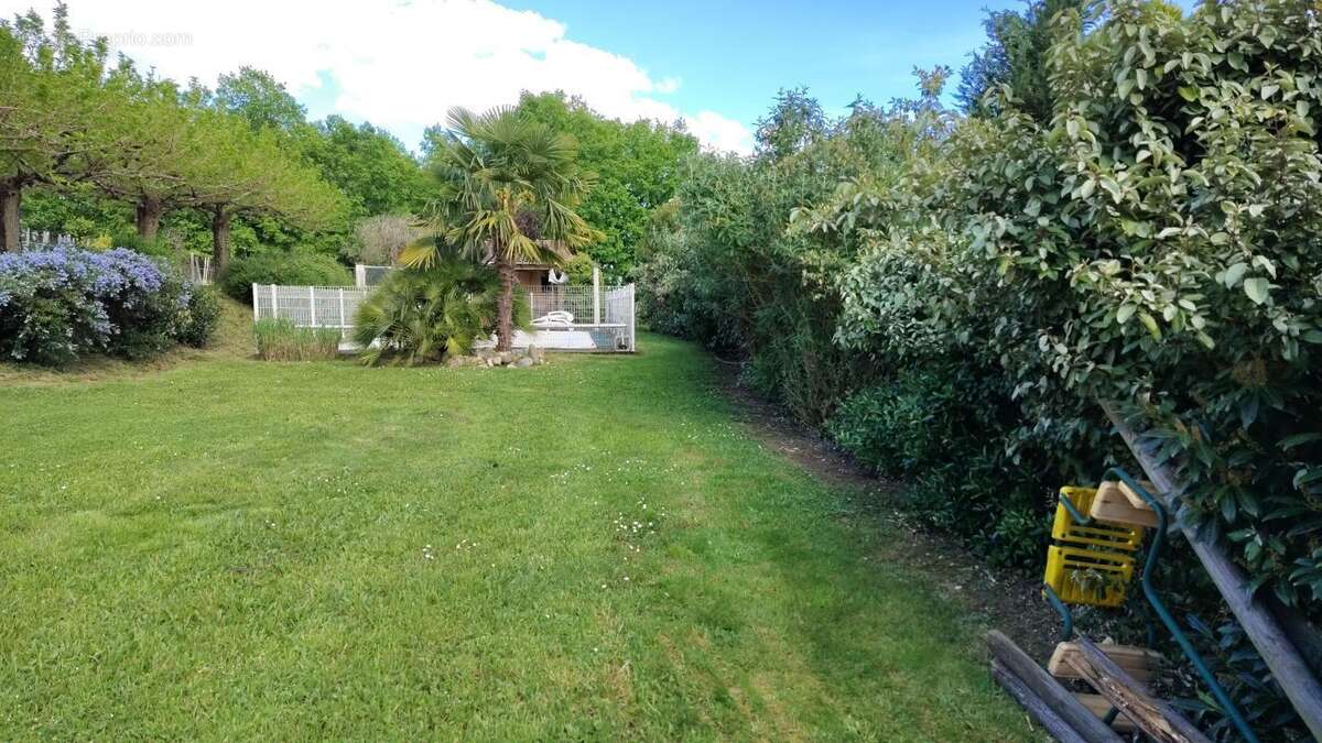 Maison à TERRASSON-LAVILLEDIEU