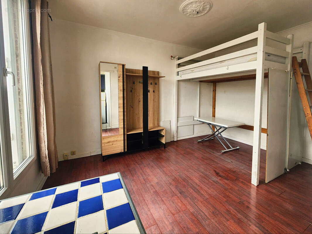 Appartement à LA GARENNE-COLOMBES