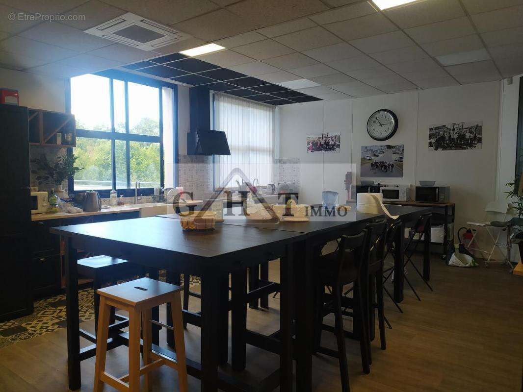 Commerce à CROISSY-BEAUBOURG