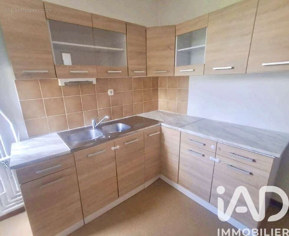 Appartement 405 m² à Loures-Barousse  - photo 6