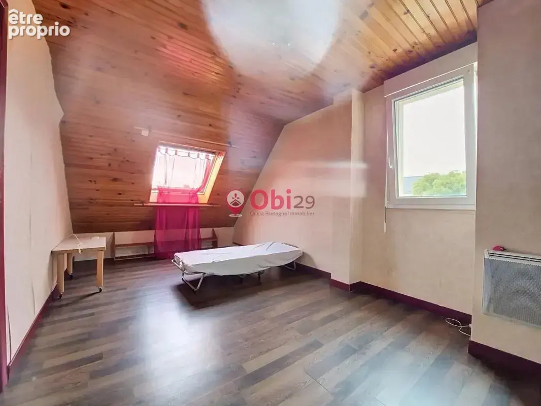 De beaux volumes et un fort potentiel au cœur de Saint-Goazec – 5 chambres - photo 16