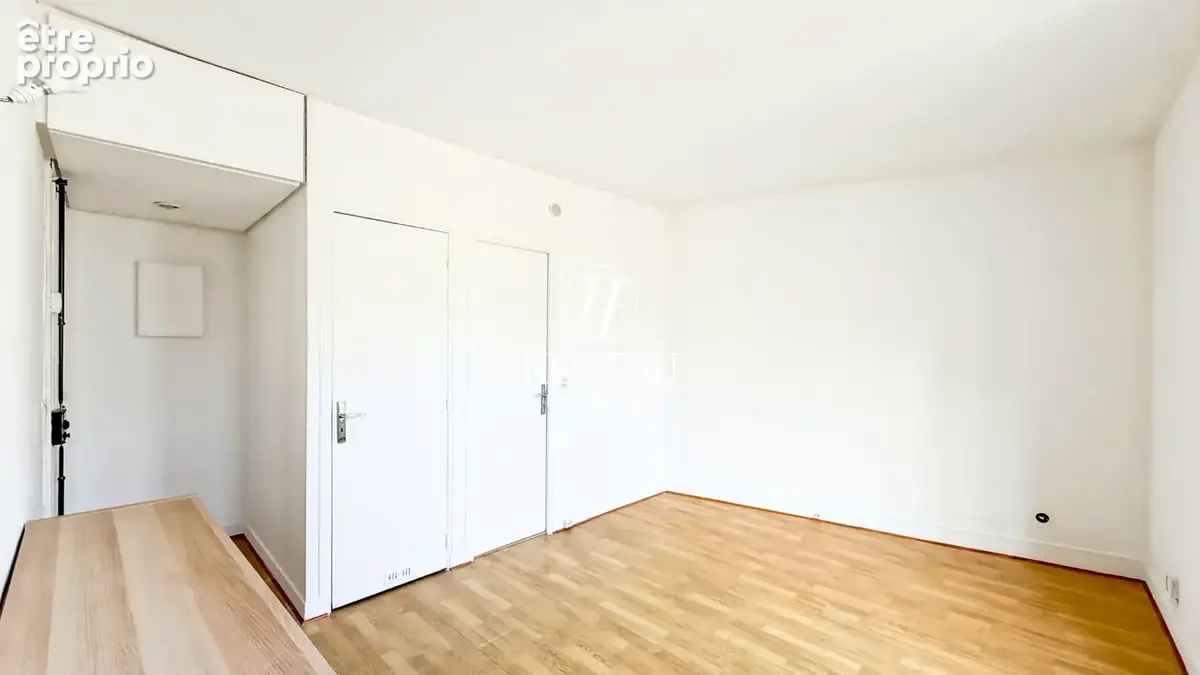 Studio en etage avec ascenseur et metro au pied de l'immeuble - photo 5
