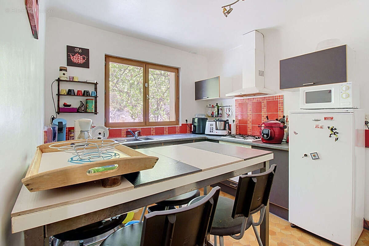 A VENDRE FLAYOSC Maison de plain-pied 100 m² Piscine Garage sur 2644 m² de terrain - photo 5