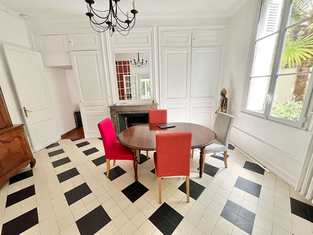 Maison à SAINT-CYR-SUR-LOIRE