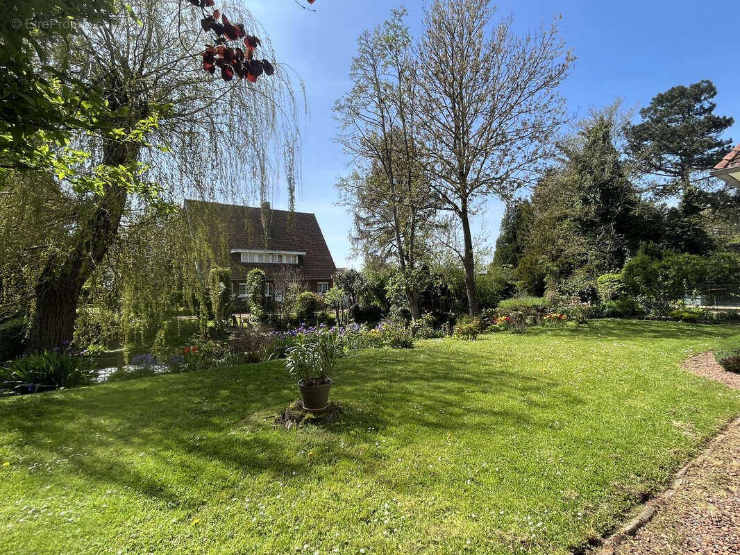 Maison à AUXI-LE-CHATEAU