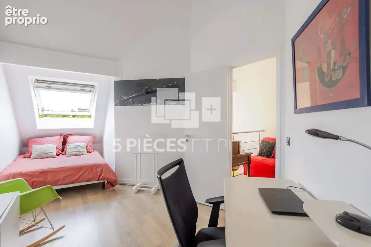 RARE - DERNIER ETAGE avec ascenseur - Superbe appartement avec terrasse, cave et double stationnement - photo 11